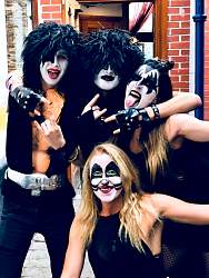 Kiss4.JPEG